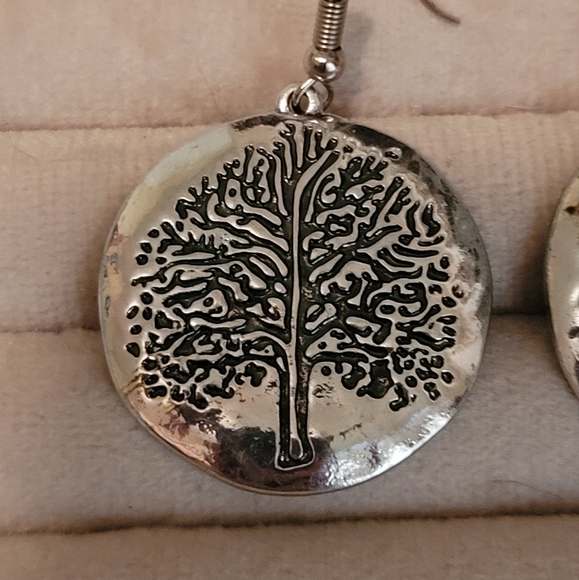 Women's Earrings - Picture 3 of 3
